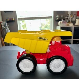Tonka 2006 Large 12” Chuck And Friends My Talking Dump Truck